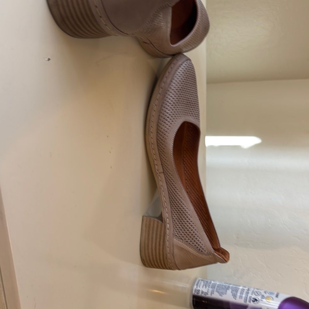 Spring Step Pink and Tan Flats with Textured Pattern - Picture 6 of 6